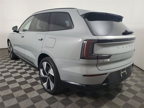Certified 2025 Volvo EX90 Ultra AWD/4WD image 4