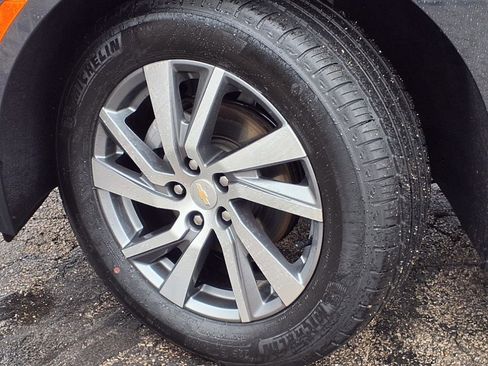 Used 2023 Chevrolet Equinox LT image 2