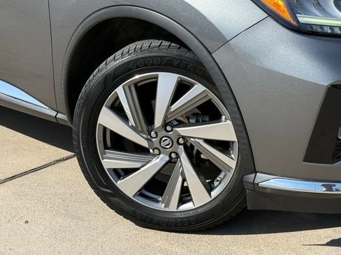 Used 2019 Nissan Murano SL w/ Cargo Package FWD image 2
