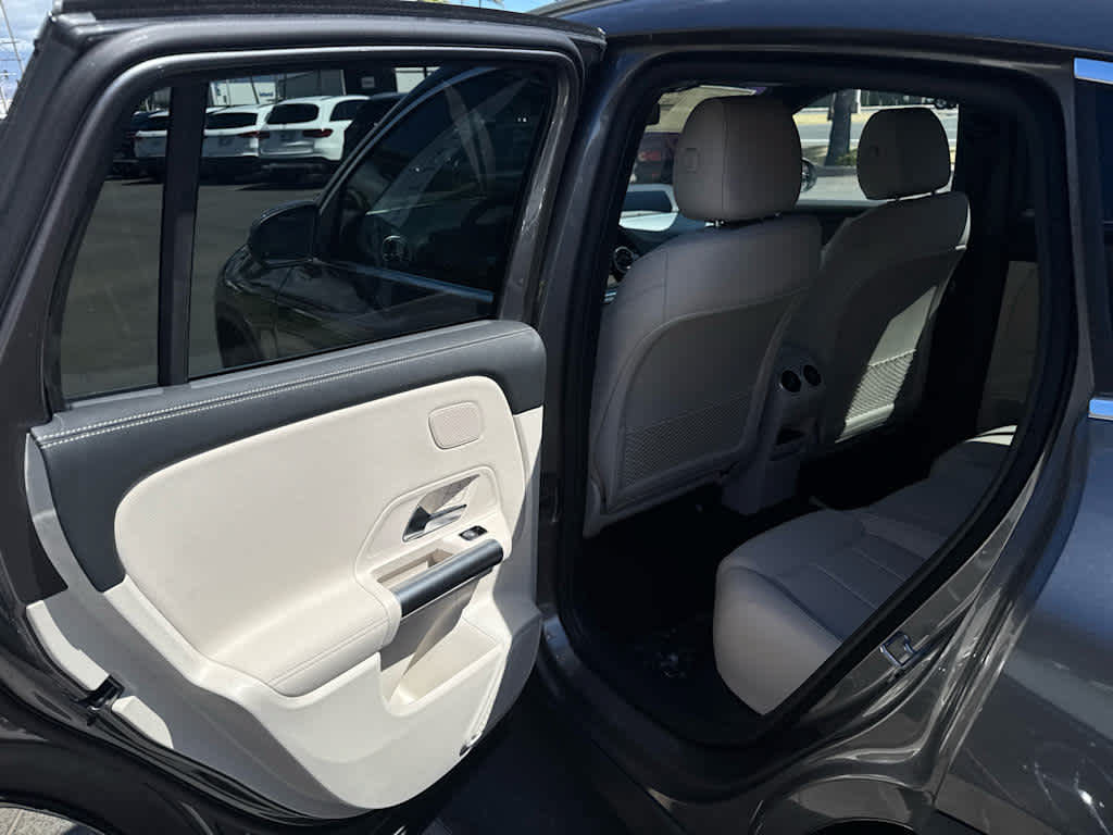 Used 2025 Mercedes-Benz GLA 250 4MATIC image 12