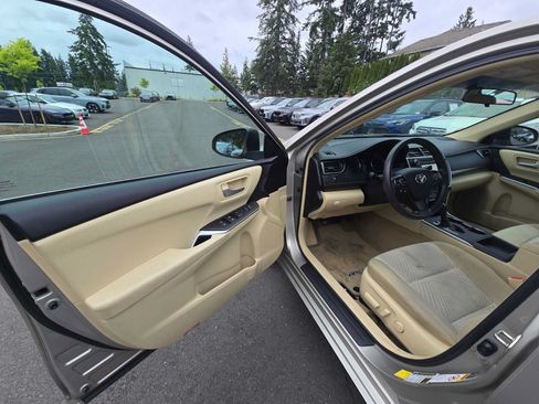 Used 2016 Toyota Camry LE FWD image 19