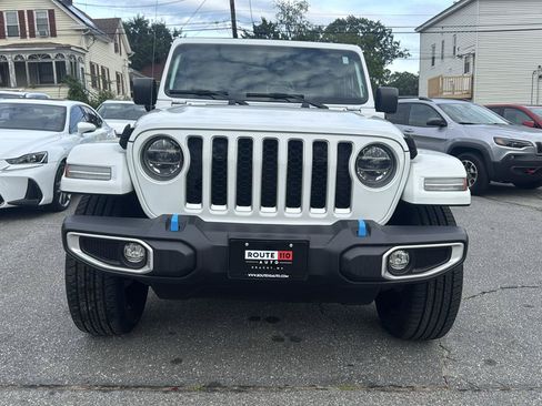 Used 2022 Jeep Wrangler Unlimited Sahara w/ Cold Weather Group AWD/4WD image 4
