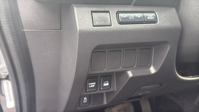 Used 2023 Nissan Frontier SV w/ Tow Package AWD/4WD image 13