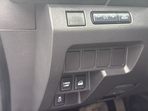 Used 2023 Nissan Frontier SV w/ Tow Package AWD/4WD image 13