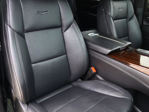 Used 2023 Cadillac Escalade Luxury w/ LPO, Illumination Package RWD image 22