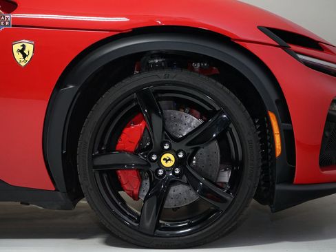Used 2025 Ferrari Purosangue AWD/4WD image 37
