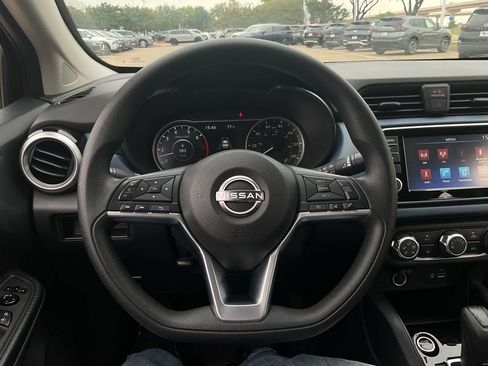 Used 2025 Nissan Versa SV FWD image 29
