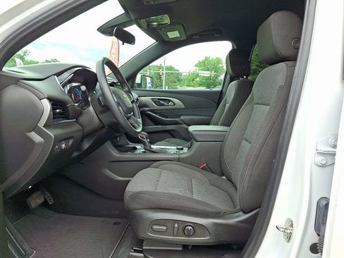 Used 2023 Chevrolet Traverse LT FWD image 14