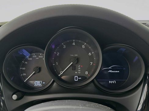 Certified 2026 Porsche Macan AWD/4WD image 15