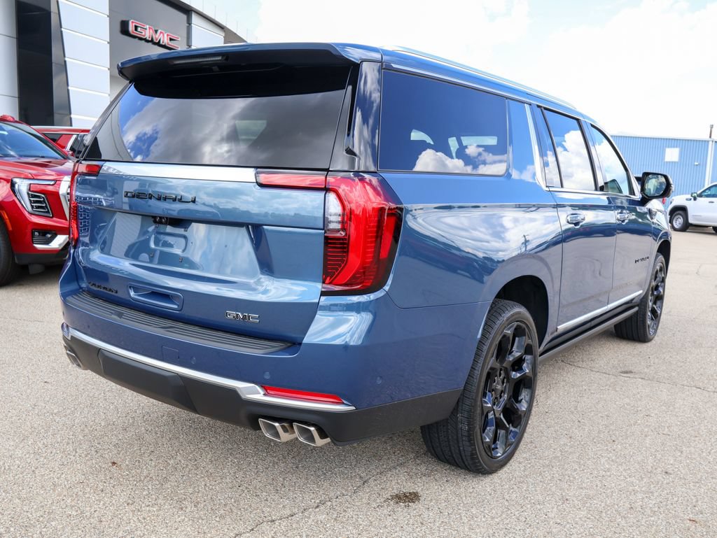 New 2026 GMC Yukon XL Denali w/ Denali Reserve Package AWD/4WD image 3