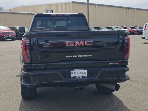 Used 2024 GMC Sierra 2500 AT4 w/ Technology Package AWD/4WD image 8