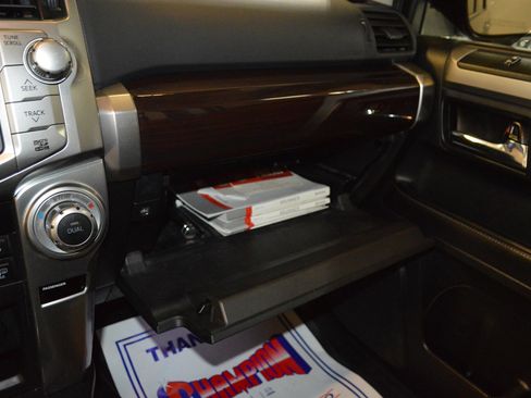 Used 2014 Toyota 4Runner Limited image 21