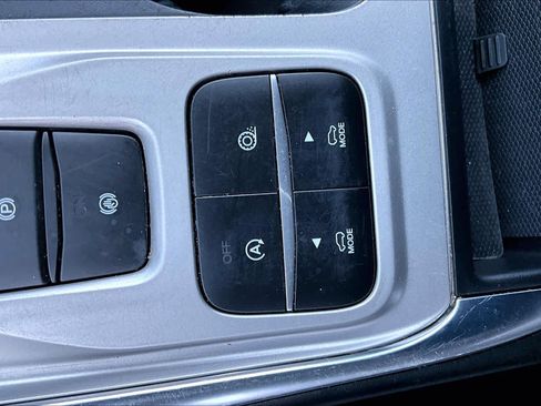 Used 2021 Ford Explorer XLT w/ Equipment Group 202A RWD image 34