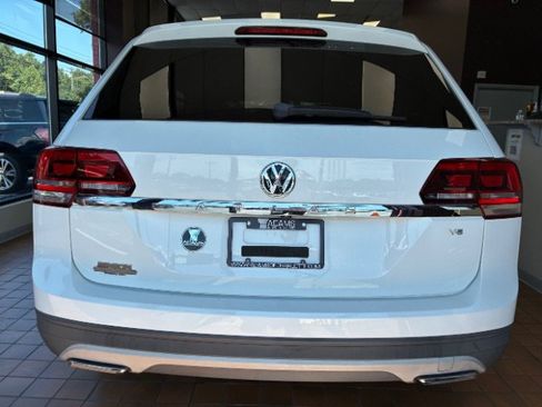Used 2018 Volkswagen Atlas Launch Edition FWD image 10