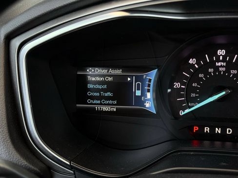 Used 2019 Ford Fusion SE FWD image 28