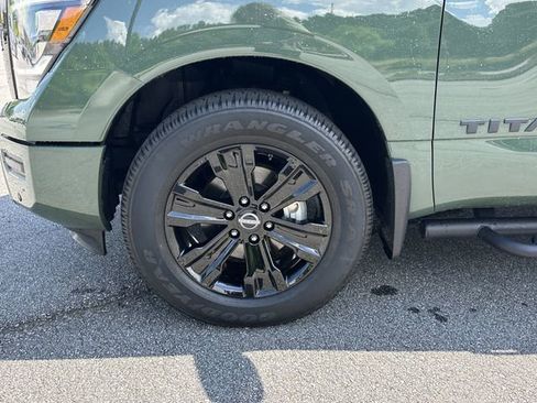 Certified 2024 Nissan Titan SV w/ SV Bronze Edition Package AWD/4WD image 13