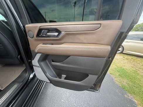 Used 2025 GMC Yukon XL Denali Ultimate w/ LPO, Floor Liner Package AWD/4WD image 21