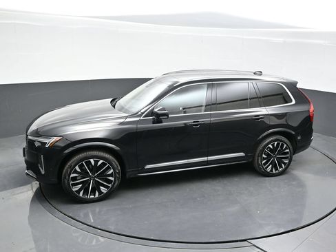 Used 2025 Volvo XC90 B5 Ultra AWD/4WD image 32