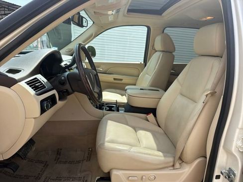 Used 2007 Cadillac Escalade AWD w/ Information Package image 11