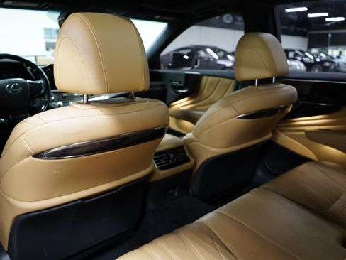 Used 2022 Lexus LS 500 w/ Interior Upgrade Package RWD image 20