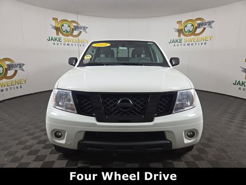 Used 2021 Nissan Frontier SV w/ Midnight Edition Floor Mats image 2