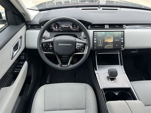 Used 2025 Land Rover Range Rover Velar Dynamic SE image 18