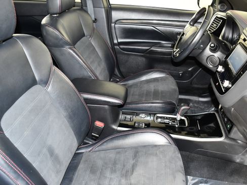 Used 2020 Mitsubishi Outlander LE AWD/4WD image 42