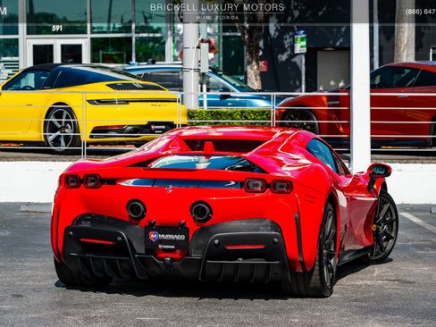 Used 2022 Ferrari SF90 Spider image 9