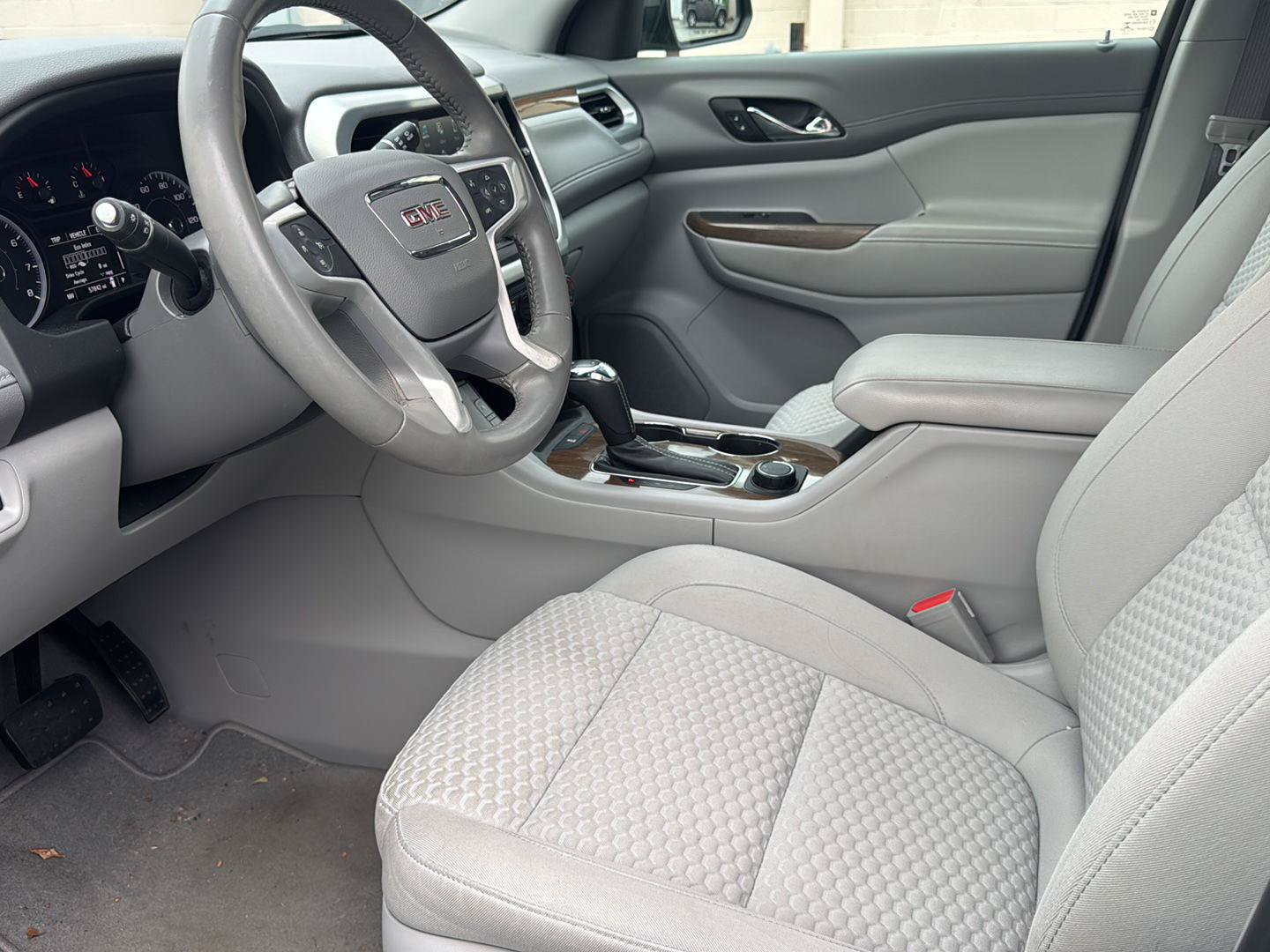 Used 2019 GMC Acadia SLE FWD image 9