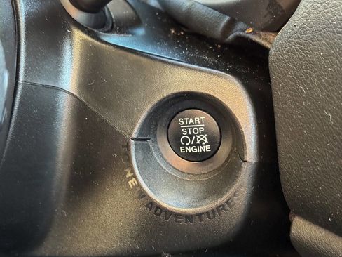 Used 2018 Jeep Renegade Sport w/ Power & Air Group image 19