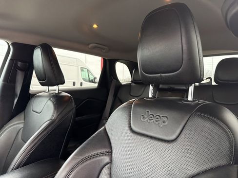 Used 2020 Jeep Cherokee Limited image 13