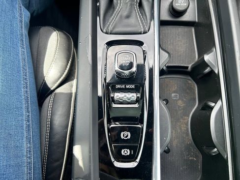 Used 2020 Volvo XC60 T5 R-Design w/ Protection Package Premier image 27