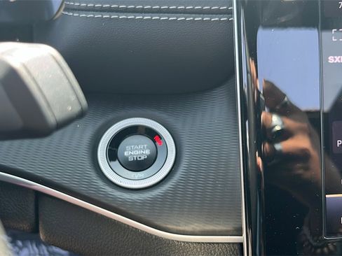 Used 2025 Jeep Grand Cherokee L Altitude image 28