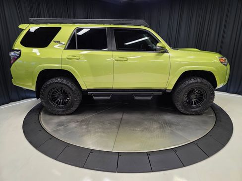 Used 2023 Toyota 4Runner TRD Off-Road Premium w/ Moonroof Package AWD/4WD image 12