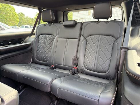 Used 2024 Jeep Grand Wagoneer L Series III AWD/4WD image 27