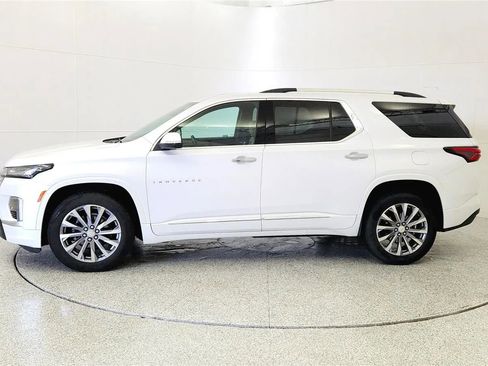 Used 2023 Chevrolet Traverse Premier FWD image 4