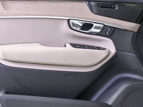 Certified 2025 Volvo XC90 B6 Plus AWD/4WD image 8