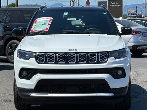 Used 2025 Jeep Compass Limited AWD/4WD image 9