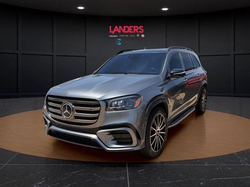Used 2025 Mercedes-Benz GLS 580 4MATIC image 1