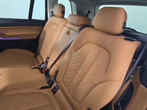 Certified 2023 BMW X7 xDrive40i w/ Executive Package image 16
