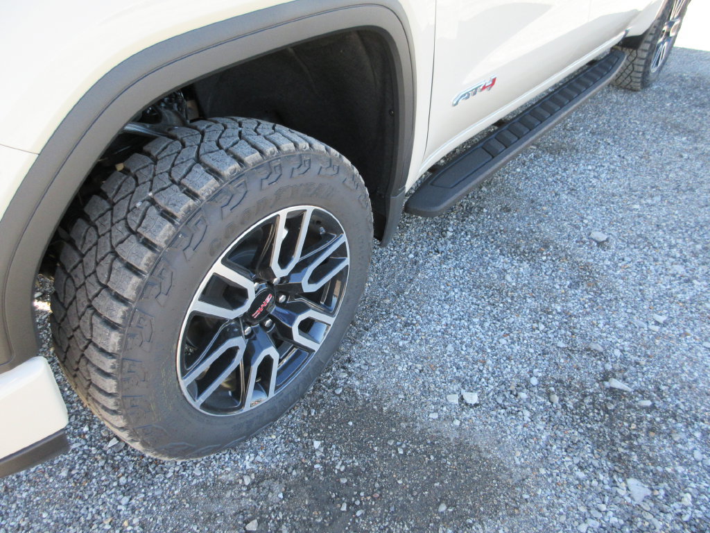 New 2026 GMC Sierra 1500 AT4 w/ AT4 Premium Package AWD/4WD image 12