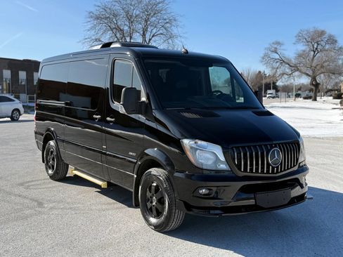 Used 2015 Mercedes-Benz Sprinter 2500 image 1