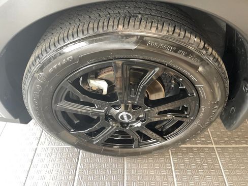 Certified 2024 Nissan Kicks SR FWD image 6