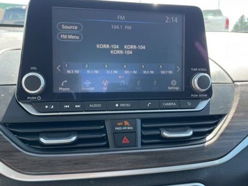 Used 2025 Nissan Altima 2.5 SV FWD image 36