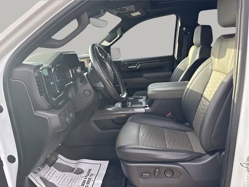 Used 2023 Chevrolet Silverado 1500 ZR2 image 6