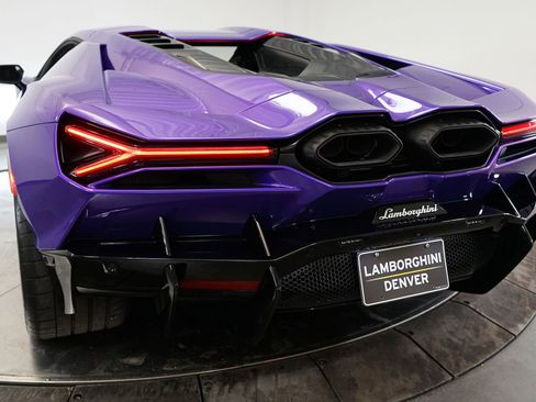 Used 2024 Lamborghini Revuelto image 22