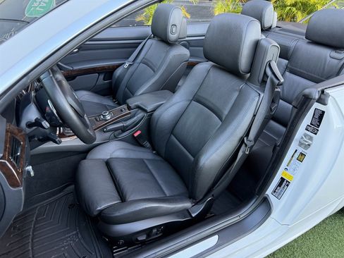 Used 2013 BMW 335i Convertible image 17