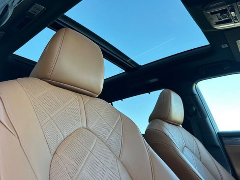 Used 2023 Toyota Highlander Platinum image 17