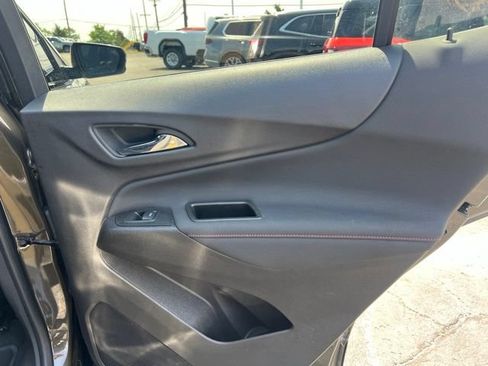 Used 2024 Chevrolet Equinox RS AWD/4WD image 12