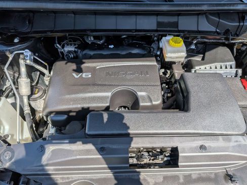 Used 2024 Nissan Pathfinder SL AWD/4WD image 42